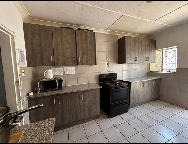 8 BEDROOM HOUSE FOR SALE IN ORANGE GROVE